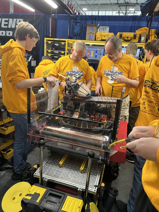 Robot pit lakeview 2026